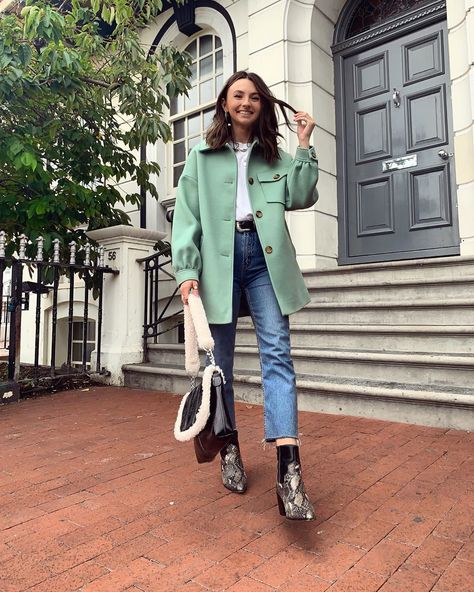 Happy Thursday! 🌿 . . . . . . . . . #anotheroutfitpost #ootd #fashionblogger #styleblogger #instastyle #thegirlgang #bloggerfashion… Mint Blazer Outfit, Green Coat Outfit, Long Shirt Outfits, Mint Blazer, Green Blazer Outfit, Green Shirt Outfits, Mint Green Shirts, Fashion Tips For Girls, Winter Coat Outfits