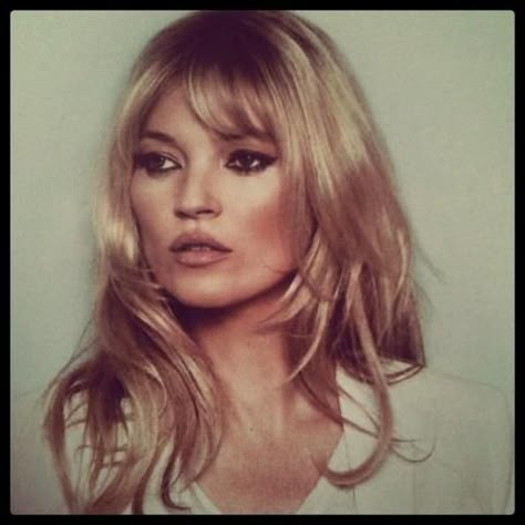 90's reminiscent makeup Kate Moss Hair, Bardot Hair, 90s Hairstyles, Fringe Hairstyles, Vintage Film, Hair Envy, Kate Moss, Great Hair, Layered Hair