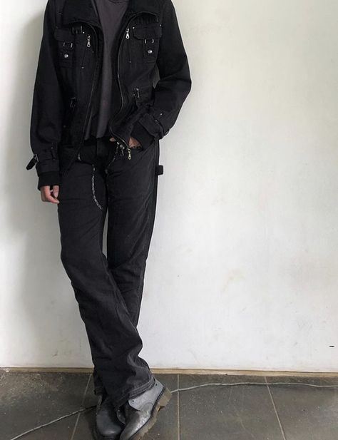 Anarchist Outfit Male, Subtle Punk Outfits Men, All Black Grunge Outfit Men, Simple Goth Outfit Men, Black Grunge Aesthetic Outfit Men, Black Outfits Edgy Men, Genderless Fashion Japan, Men’s Grunge Fashion, Mens Alt Winter Fashion