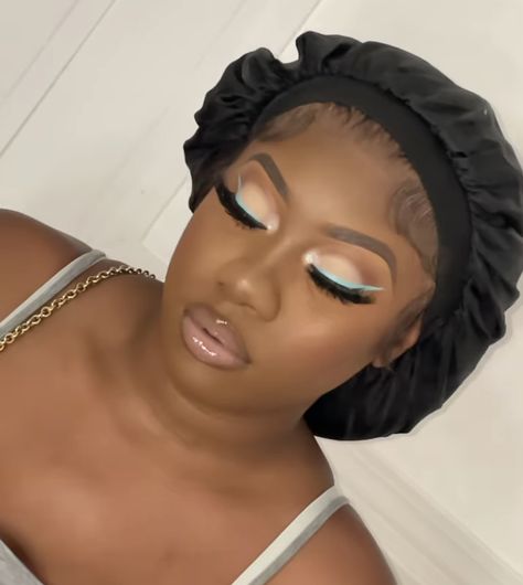 Teal Hoco Makeup, Mint Green Makeup Looks Black Women, Seafoam Green Makeup, Turquoise Makeup Looks Black Women, Pastel Blue Makeup Looks, Teal Makeup Looks Black Women, Light Blue Makeup Looks Black Women, Blue Makeup Looks Black Women, Teal Makeup Looks