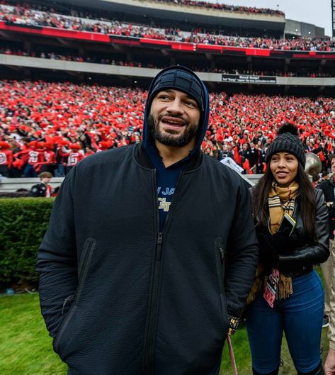 It always feels good to have a glimpse of Roman Reigns Galina Becker, Roman Reigns Wife, Roman Empire Wwe, Total Diva, Roman Reigns Family, Wwe Couples, Joe Anoaʻi, Wwe Superstar Roman Reigns, Wwe Roman Reigns