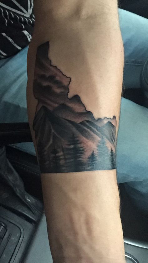 Idaho tattoo #idahotattoo #idaho #tattoo #sideshowtattoo Idaho Tattoos For Women, Idaho Tattoo Ideas, Tyler Tattoo, Idaho Tattoo, Utah Tattoo, Eagle Idaho, Sorority Paddles, Forest Tattoos, About Tattoo