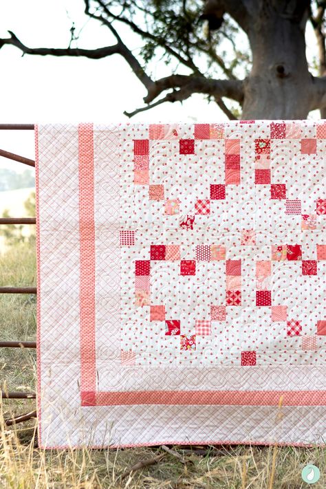 Modern Quilt Blocks, Heart Quilt Pattern, Patchwork Heart, Plaid Quilt, Quilt Border, Holiday Quilts, Pdf Quilt Pattern, Triangle Quilt