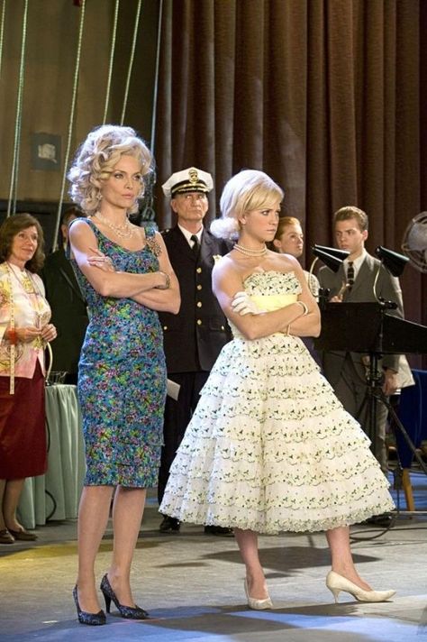 Evil Mother, Hairspray Costume, Hairspray 2007, Hairspray Movie, Hairspray Musical, Hollywood Knights, Hairspray Live, Movie Pictures, Tv Show Outfits