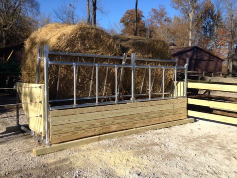 Cattle Hay Feeder, Cattle Feeder Ideas, Round Bale Hay Feeder, Cow Feeder, Feeder Cattle, Cattle Facility, Cattle Feeder, Cattle Corrals, Horse Feeder