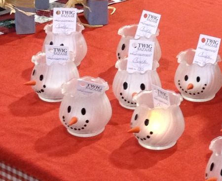 Christmas Diy Decorations, Snowmen Ideas, Clay Nose, Frosted Glass Spray, Snowman Candle Holder, Decorative Glass Jars, Snowman Candle, Christmas Snowmen, Snow People