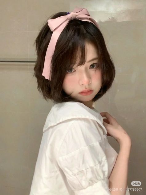 Shojo Girl Hairstyle, Short Haircuts Korean, Kawaii Haircuts, Short Hair Without Bangs, Japanese Bob Haircut, Kawaii Hairstyles Short, Pretty Hair Cuts, Ulzzang Short Hair, Hair Stayl