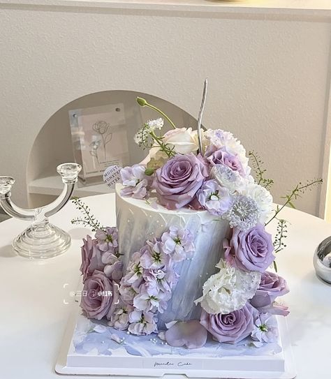 Purple Debut Cake, Lavender Cakes, Cake Messages, Birthday Cake Messages, Lilac Cake, Lilac Birthday, Debut Cake, Purple Quinceanera, White Birthday Cakes