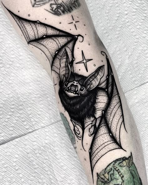 101 Amazing Bat Tattoo Designs You Need To See! | Outsons | Men's Fashion Tips And Style Guide For 2020 Tatuaje Trash Polka, Bats Tattoo Design, Bug Tattoo, Bat Tattoo, Silhouette Tattoos, Geniale Tattoos, Spooky Tattoos, Gothic Tattoo, B Tattoo