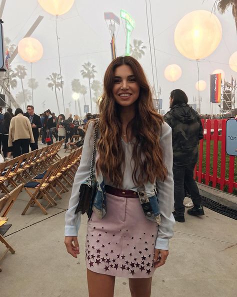 Salvation Scriptures, Negin Mirsalehi, Celebrity Trends, Skirt Mini, Welcome To, Cute Simple Outfits, Metallic Leather, Simple Outfits, Celebrities Female