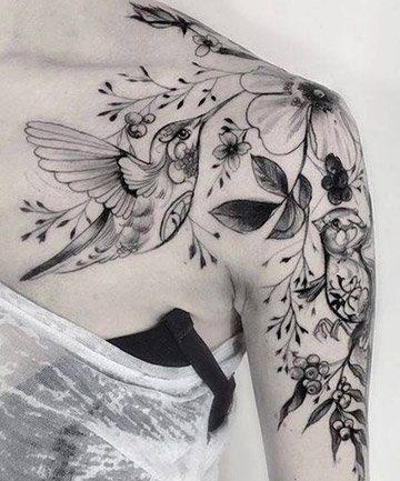 Front Shoulder Tattoos, Shoulder Sleeve Tattoos, Tattoo Japanese Style, Tattoo Shoulder, Muster Tattoos, Flower Tattoo Shoulder, Cat Tattoos, Tiny Tattoo, Hummingbird Tattoo