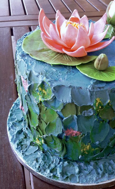 Monet's water lilies cake(3) Monet Inspired Cake, Pond Birthday Party, Claude Monet Cake, Lily Flower Cake, Monet Themed Party, Lily Themed Party, Lily Pad Cake, Water Lily Cake, Lotus Flower Cake