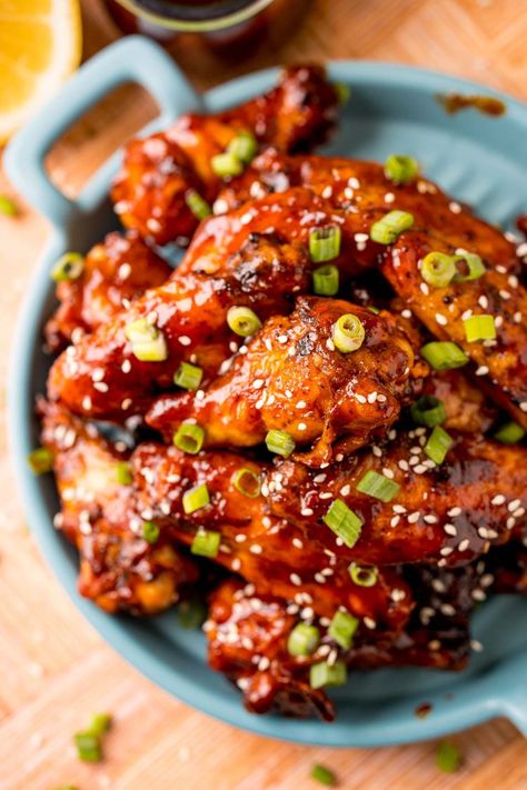 Korean Bbq Chicken Wings, Sweet Heat Sauce, Korean Fried Chicken Recipe, Korean Bbq Chicken, Korean Bbq Sauce, Bbq Chicken Wings, Bbq Wings, Sweet And Spicy Sauce, Buttermilk Fried Chicken