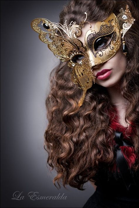 Masquerade mask (party favour) everyone picks a different one to wear to the reception/ball and gets to take it home after! Theme Carnaval, Masked Ball, Gold Mask, Mask Masquerade, Venetian Masks, Venetian Mask, Masks Art, Carnival Masks, Masks Masquerade