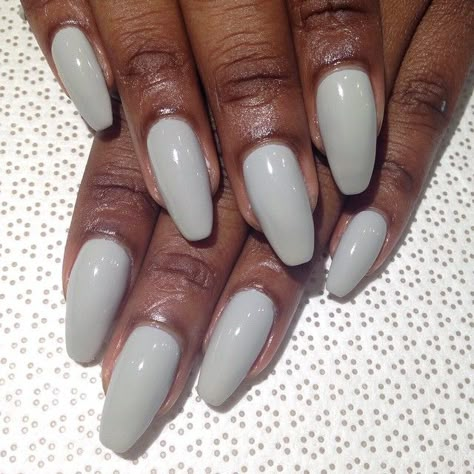 VANITY PROJECTS — Stunning NATURAL nails!! 😍😍😍 #handpainted by... Dark Skin Nail Polish, Nails For Dark Skin, Brown Hands, Nails Black Women, Polka Dot Nails, Lovely Nails, Nail Colours, Pretty Hands, Girls Nails