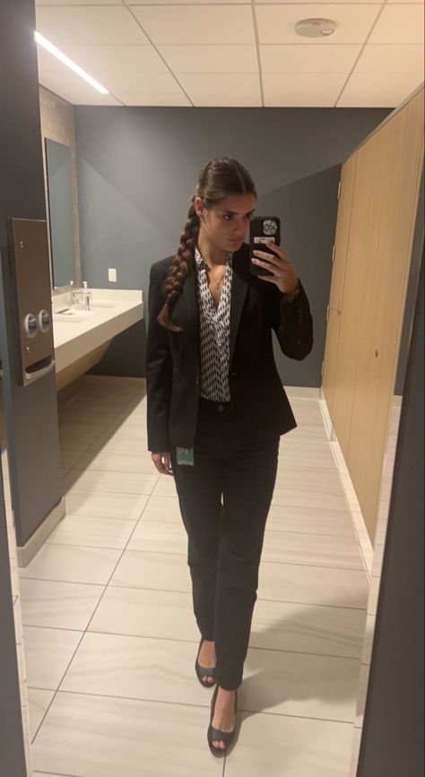 Speech And Debate Outfit Suits, Speech Outfit Public Speaking, Speech And Debate Outfit, Speech Aesthetic, Speech Outfit, Model United Nations Outfit, Debate Outfits, Debate Ideas, Linkedin Headshots