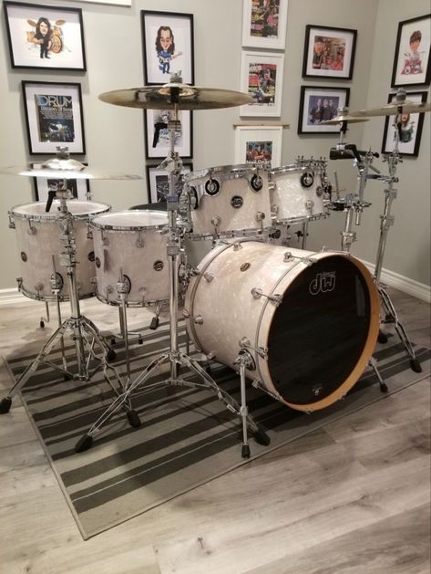 Aesthetic Drum Set, Drum Set Up, Drum Set Aesthetic, Cool Drum Set, Aesthetic Drums, Cool Drums, Drum Studio, Drums Set, Music Drums