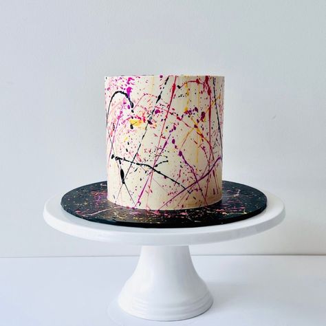 Splatter Jackson Pollock eat ya heart out! A tasteful yet fun design with edible paint thrown all over the place. Part of the reimagined range of cakes now available to order online @Cakes_bydrew! Paint Splatter Cake, Splatter Cake, Paint Cake, Edible Paint, Splatter Paint, Painted Cakes, Jackson Pollock, Paint Splatter, Fun Design