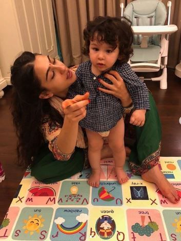 Taimur Ali Khan Pataudi, Sisters Goals, Taimur Ali Khan, Rishi Kapoor, Happiest Birthday, Saif Ali Khan, Bollywood Photos, Karan Johar, Sara Ali Khan