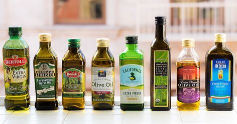 Olive oil benefits are all thanks to its rich, natural antioxidants that can help fight inflammation as well as diseases! This article tells you how to differentiate good olive oil and fake ones. Best Olive Oil Brand, Nutritionist Diet, Best Olive Oil, Organic Supermarket, Olive Oil Benefits, Olive Oil Brands, Olive Oils, Cooking With Olive Oil, Juicing For Health