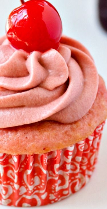 North Carolina Recipes, Cheerwine Recipes, Carolina Recipes, Cherry Soda, Cookies Cupcake, Cupcake Flavors, Sweet Treats Recipes, Yummy Cupcakes, Dessert Cupcakes