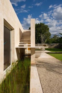 Hacienda Sac Chich by Reyes Ríos  Larraín Arquitectos Modern Hacienda, External Staircase, Exterior Stairs, Stairs Architecture, Outdoor Stairs, Hacienda Style, Ancient Buildings, Design Exterior, Ancient Architecture