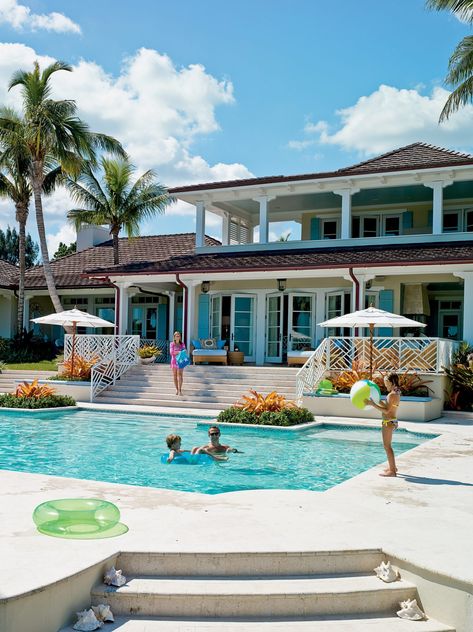 stuart-florida-beach-house-exterior-pool-small0411_05 Florida Home Decorating, Florida Beach Homes, Living Pool, Florida Beach House, Stuart Florida, Beach House Exterior, Beach House Plans, Dream Beach Houses, Florida Homes