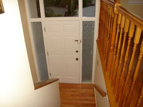 How should I decorate my tiny entry way in my split entry home? Small Split Level Entryway Ideas, Split Level Entryway Ideas, Split Entry Home, Split Level Entry, Split Level Entryway, Split Entry, Cottagecore Kitchen, Split Level House, Entryway Ideas