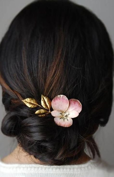 Decorative Hair Pins, Bride Hair Jewelry, Floral Hair Pins, Gold Hair Comb, Pearl Hair Pins, Flower Hair Pin, Modern Hairstyles, Diy Hair Accessories, Gold Hair