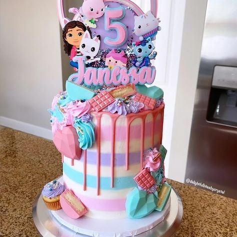 4de Verjaardag, Sprinkles Birthday Party, Twin Birthday Cakes, Gabby Dollhouse, 5th Birthday Cake, Girls Birthday Party Decorations, 4th Birthday Cakes, Sprinkle Party, 3rd Birthday Cakes