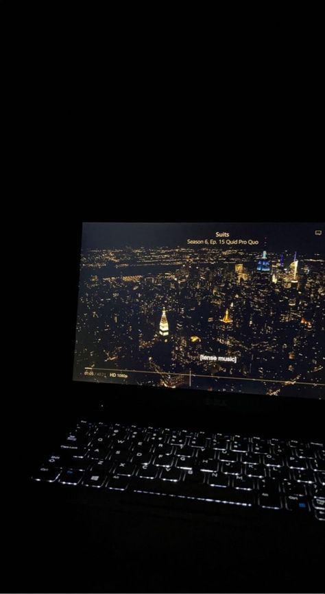 Laptop Movie Snapchat Story Night, Snapchat Stories Night, Mac Aesthetic, Clean Setup, Netflix And Chill Tumblr, Movie Night Photography, Dark Tumblr, Computer Aesthetic, Night Story