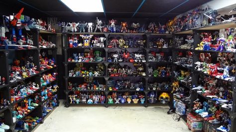 Transformers Collection Display Toy Collection Display, Nerd Cave, Collection Displays, Doll Museum, Bakery Food, Transformers Masterpiece, Transformers Collection, Transformers Design, Diy Display