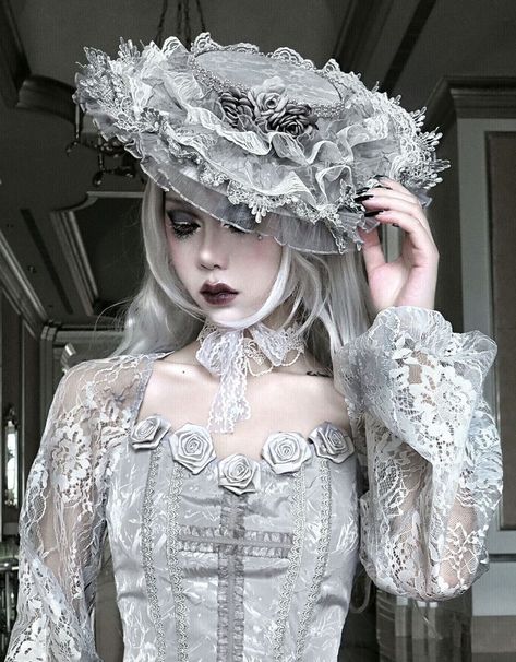 White Gothic Dress, White Goth Outfit, Light Goth, White Gothic, Lace Hat, White Goth, Lolita Outfits, Flat Hats, Medieval Fashion