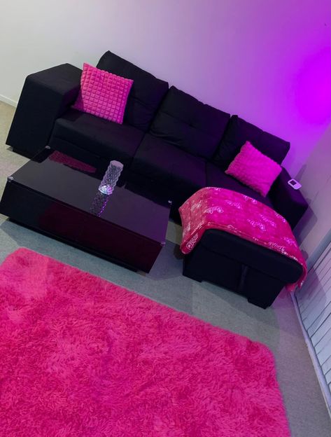 Pink Black Living Room Ideas, Black And Pink Living Room Decor, Pink And Black Bedroom, Hair Suite, Grey Rooms, Pink Apartment Decor, Apartment Fever, 50 Shades Of Pink, Pink Living Room Decor