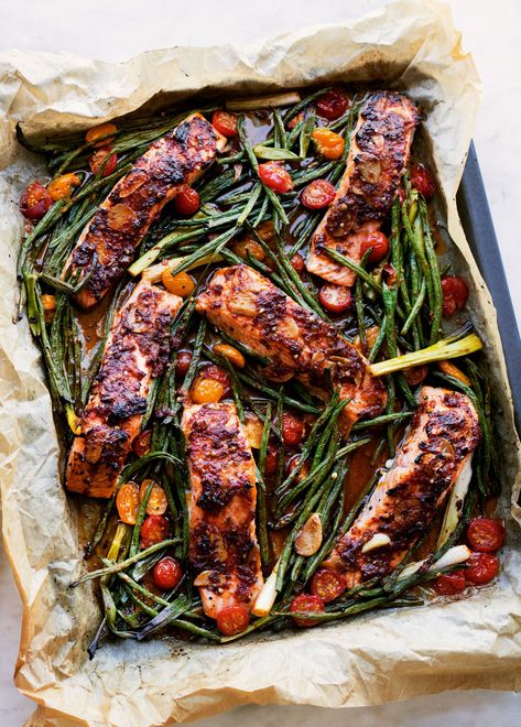 Ottolenghi’s Puttanesca-style Salmon Traybake Poulet Curry Coco, Salmon Bake, Alla Puttanesca, Ottolenghi Recipes, Pasta E Fagioli, Preserved Lemons, Yotam Ottolenghi, Juicy Tomatoes, Salmon Fillets