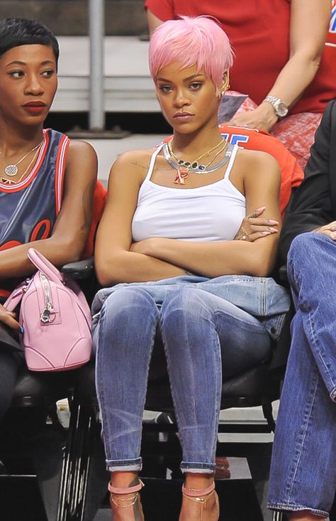 GIVENCHY LUCREZIA BAG $2,250 via MyTheresa  Sitting courtside at NBA games is one of Rihanna's favorite hobbies. Even though she looks mad here, I'd generally kill to look half as cool doing anything as Rihanna does going to basketball games. Rihanna Love, Rihanna Outfits, Rihanna Looks, Rihanna Riri, Nba Outfit, Celebrity Style Icons, Rihanna Style, Bad Gal, Rihanna Fenty