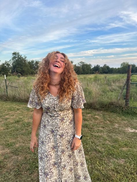 western country aesthetic pretty girl smile redhead curly hair cowgirl coastal that girl Redhead Curly Hair, Aesthetic Pretty Girl, Cowgirl Coastal, Girl With Curly Hair, Country Aesthetic, Aesthetic Pretty, Girl Smile, Wavy Curly Hair, Curly Girl Hairstyles