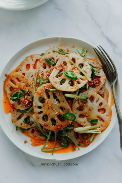 Lotus Stem Recipe Chinese, Pickled Lotus Root, Lotus Root Salad, Scallion Salad, Lotus Root Recipe, Pickle Dishes, Root Salad, Sichuan Food, Asian Side Dishes