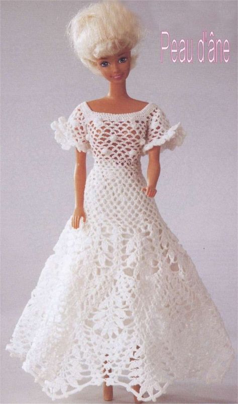 modèle tricot crochet gratuit robe barbie Habit Barbie, Crochet Barbie Patterns, Barbie Dress Pattern, Barbie Wedding Dress, Crochet Doll Dress, Crochet Barbie Clothes, Barbie Wedding, Barbie Clothes Patterns, Barbie Gowns