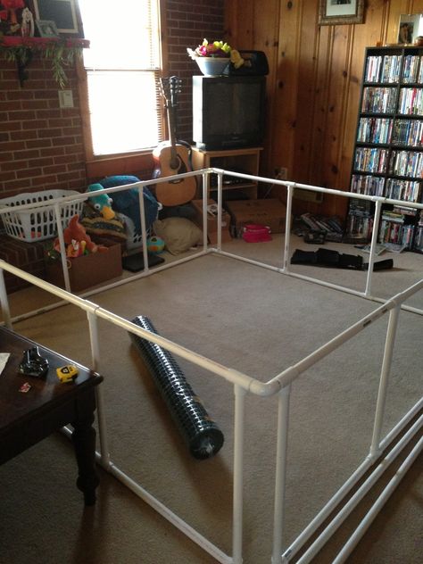 A Day in the Life of Me: DIY Expandable Baby Pen Baby Gate Play Area, Diy Ball Pit, Diy Baby Gate, Baby Play Areas, Puppy Pens, Play Pen, Pvc Pipe Projects, Pvc Projects, Build Your Own Boat