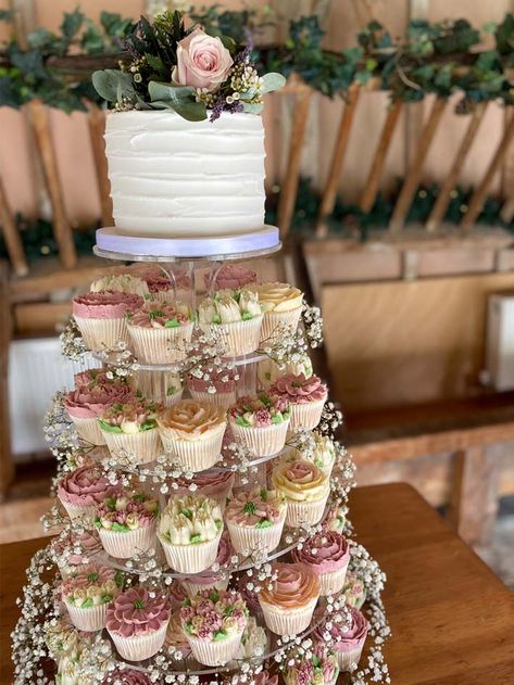 Cake With Cupcakes, Wedding Cupcake Display, Cupcake Tower Wedding, Green Wedding Cake, Floral Wedding Cake, Floral Cupcakes, Floral Wedding Cakes, Pink Wedding Cake, Bridal Bachelorette Party