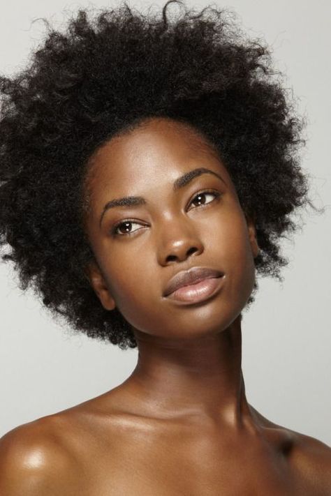 If you're keen on trying a new foundation, consider one of these new launches — they're all exceptionally lightweight. Table Talk, Red Table, Model Face, American Woman, Dark Skin Women, Short Natural Hair Styles, African Beauty, Afro Hairstyles, Brown Skin