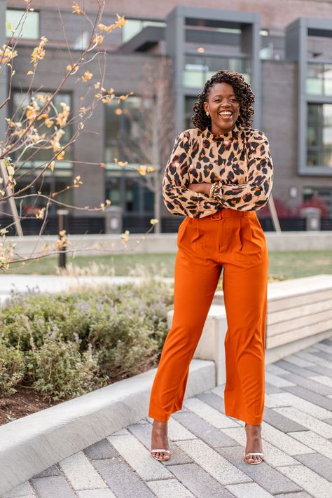 Leopard print top and high waist orange trousers! #FallFashion Orange Pants Outfit Work, Pantalon Naranja Outfits, Orange Trousers Outfit, Orange Top Outfit, Hope Deferred, Orange Pants Outfit, Orange Trousers, Pantalon Orange, Pants Outfit Work