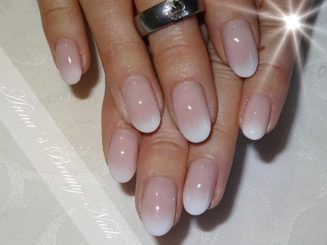 pretty oval shaped, baby boomer nails Ombré French, Ongles Beiges, Baby Boomers Nails, Unghie Sfumate, Natural Nail Designs, French Ombre, Nagellack Trends, Shaped Nails, Super Nails