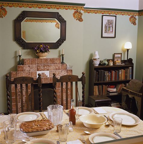 1940's House Dining Room | Flickr - Photo Sharing! 40s Room, 1930s Dining Room, 1940s Dining Room, 40s House, 1940s Home Decor, 1940s Interior, 1940s Decor, 1940s House, Modern Vintage Homes