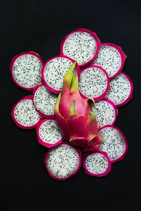 Dragon Fruit Images, Drawing Dragon Ball, Dragons Drawings, Dragons Tattoos, White Sapote, Black Sapote, Dragon Fruit Tree, Dragon Fruit Benefits, Dragon Fruit Plant