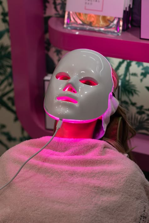 Pedicure Pictures, Light Therapy For Skin, Esthetician Inspiration, Medical Esthetician, Neck Mask, Led Facial, Esthetician Marketing, Led Face Mask, Skin Care Business