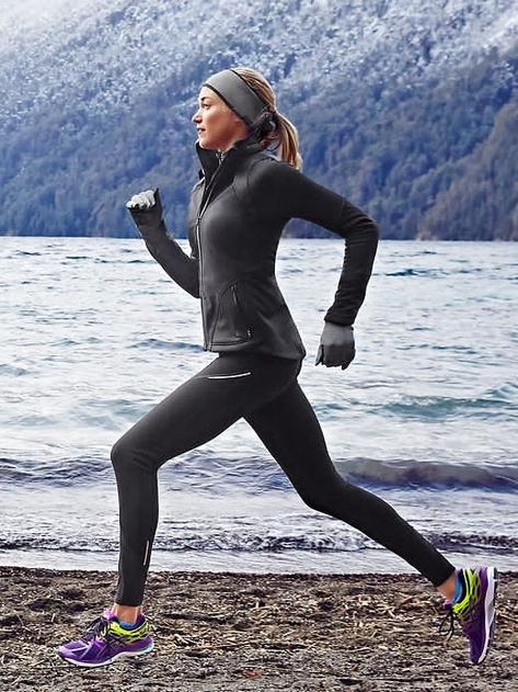 Winter Running Outfit, Running Outfit Men, Running Pose, Running Photos, Winter Workout, Sports Clothes, Winter Running, Best Cardio, Running Inspiration