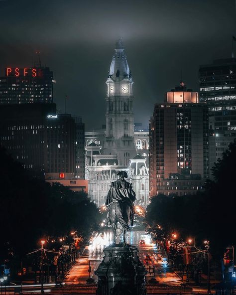 Michael Sidofsky on Instagram: “Moody nights in Philly . Want this aesthetic on your night images? Check out my “City Nights” presets for Lightroom. Link in bio.” Philadelphia Street, Philadelphia Skyline, Urban Aesthetic, Dark City, City Photography, Night Aesthetic, City Aesthetic, San Pedro, Pretty Places