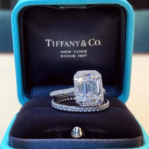 Tiffany Wedding Rings, خواتم خطوبة, Tiffany Engagement, Gold Diamond Wedding Band, Dream Engagement Rings, Tiffany And Co, Blue Box, Dream Ring, Gold Engagement Rings